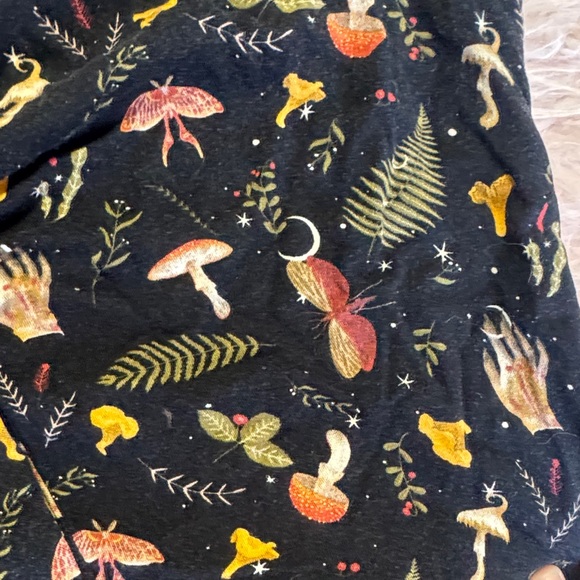 Disturbia Black Floral Puff-Sleeve Button Front Blouse - Picture 2 of 4